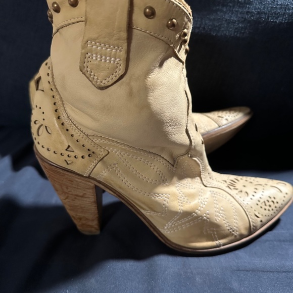 Cowboy Boots, Italian Made Leather Yellow Ankle Booties  Size 41 - Picture 7 of 13
